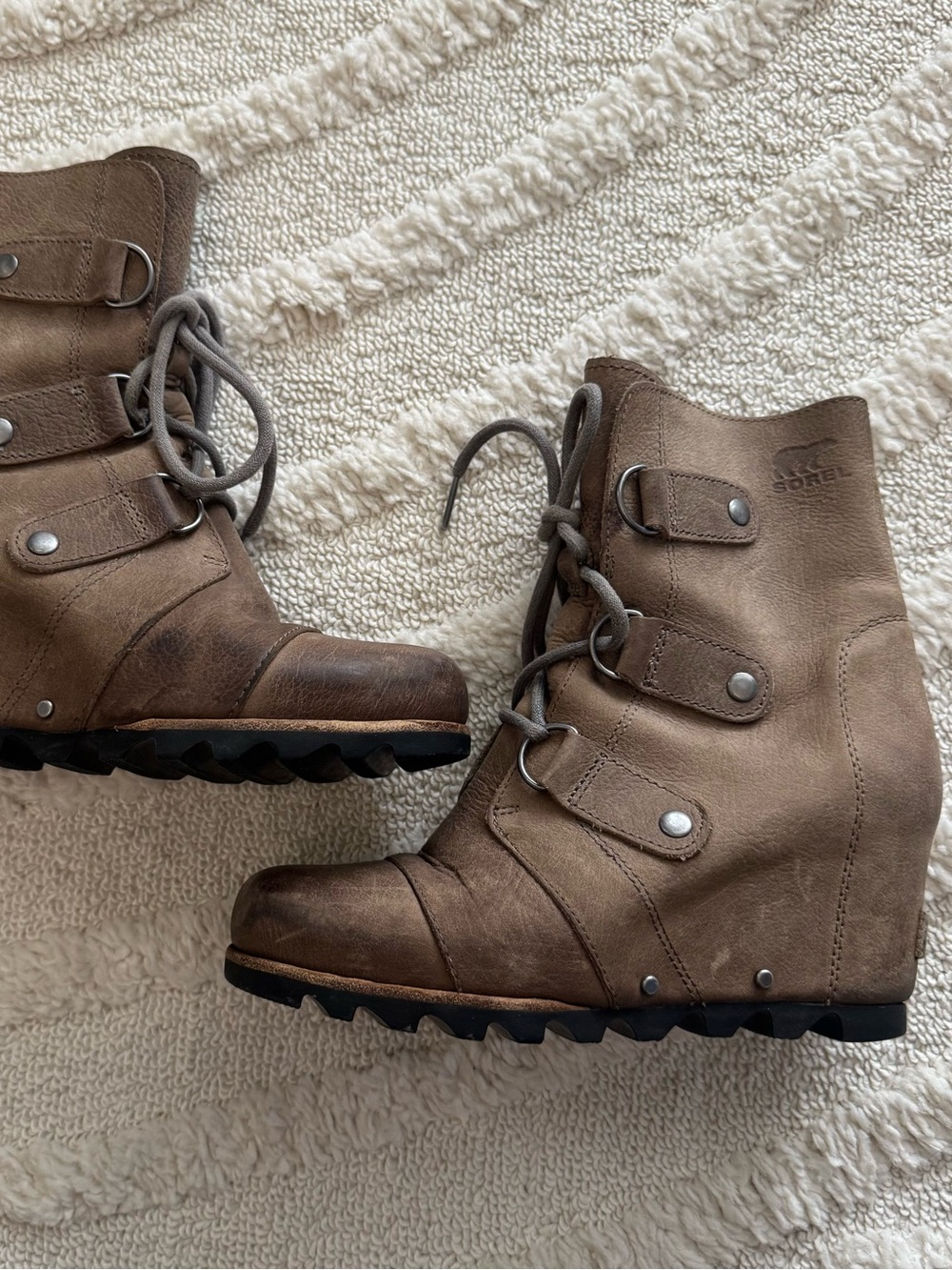 Sorel Boots Joan Of Arctic Mid Wedge Bootie Womens Size 6 Waterproof Leather